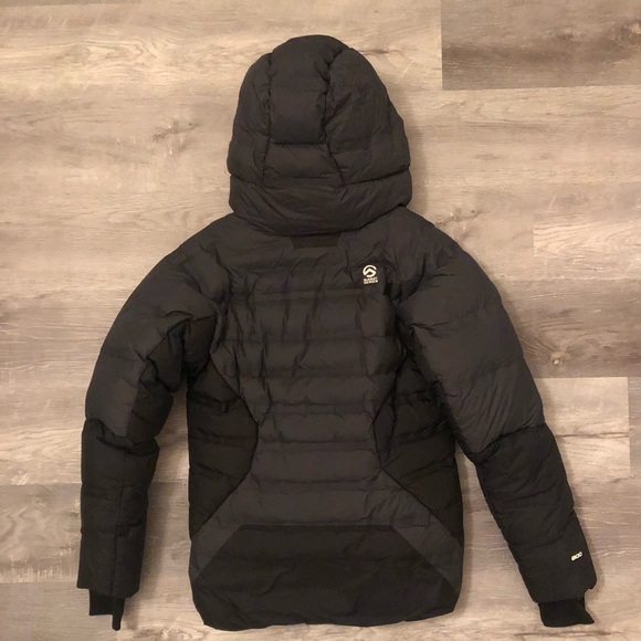 The North Face Summit Series Women’s Parka - Picture 2 of 4